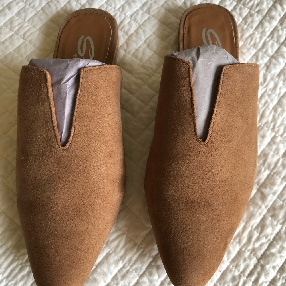 Sbicca Dark Taupe Suede Mule (stated size 6, actual size 7)